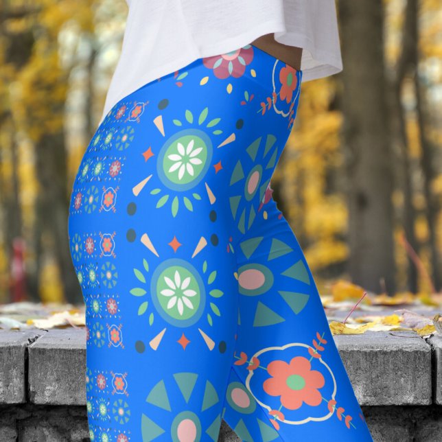 Legging Padrão Folclórico Azul Escandinavo (Bold on Blue Scandinavian Folk Pattern Leggings)