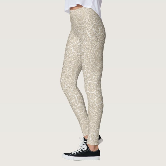 Legging Padrão Geométrico Mandala Bege (Esquerda)