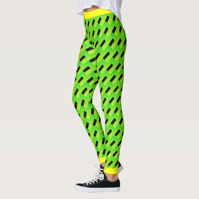 Legging Padrão Geométrico Verde e Preto com Trim Amarelo (Esquerda)