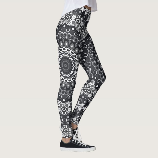 Legging Padrão Monocromático de Mandala Preto e Branco (Direita)