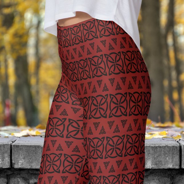Legging Padrão Tribal Vermelho Escuro e Preto (Dark Red and Black Banded Tribal Pattern Leggings)
