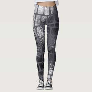 Legging Pele Preta Metálica de Cobra: Textura Elegante