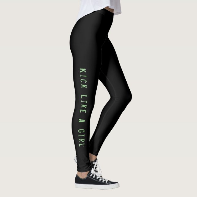 Legging Pontapé como caneleiras de uma menina (Direita)