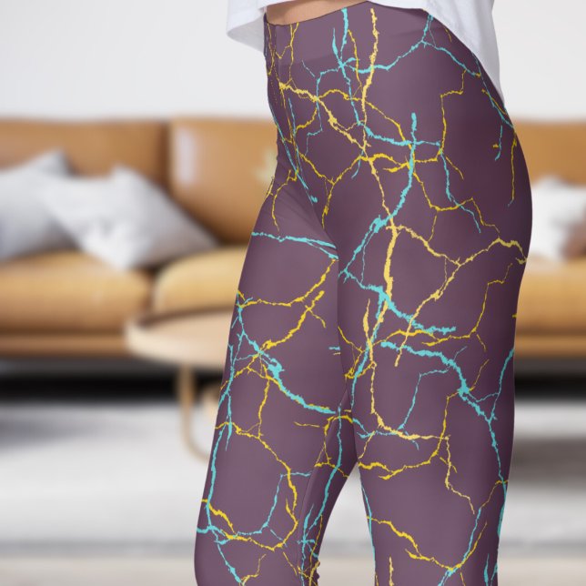 Legging Púrpura Chic e Padrão de Fratura Amarela Azul (Chic Purple and Blue Yellow Fracture Pattern Leggings)