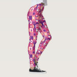 Legging Púrpura Retrorna Padrão Bauhaus<br><div class="desc">A leggings de padrão do vinho púrpura, cor-de-rosa, apresenta um padrão de vinho vintage em rosa, roxo e branco. Presentes perfeitos para amantes de vinho para aniversários, comemorações, obrigados de presentes, funcionarios, Natal e presentes de Natal. Criado pelo Evco Studio www.zazzle.com/store/evcostudio</div>