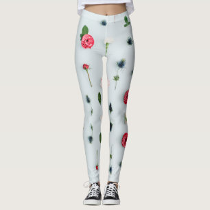 Legging Rosas Vermelhas e Brancas e Padrão de Flores Azuis