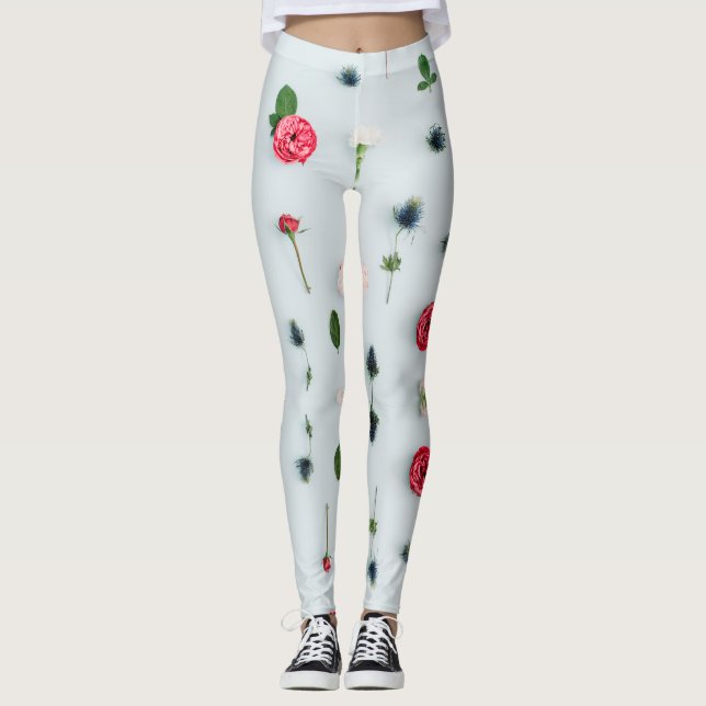 Legging Rosas Vermelhas e Brancas e Padrão de Flores Azuis (Frente)