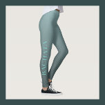 Legging Roupa de dança para mulheres<br><div class="desc">Lindo legging personalizado que inclui a palavra "bachata" em uma matiz azul macia sobre um fundo gradiente de cinzas azul e escura. Unicamente, mas belas roupas para dançarinos de bachata, instrutores, professores e todas as bachateras. O texto é personalizável.</div>