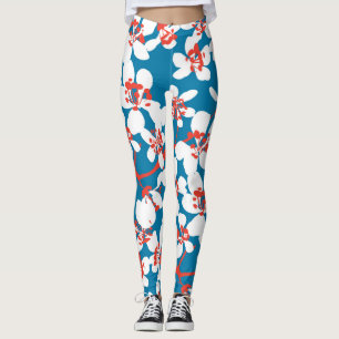 Legging Sakura branca, padrão de fundo azul clássico.