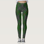 Legging Teste padrão escocês do Tartan da xadrez verde<br><div class="desc">Vista acima seu wardrobe do inverno com estas caneleiras de alta qualidade do divertimento que caracterizam um teste padrão verde clássico da xadrez de tartan.  Aperfeiçoe para os feriados,  o dia de St Patrick ou atividades diárias e exercícios.</div>