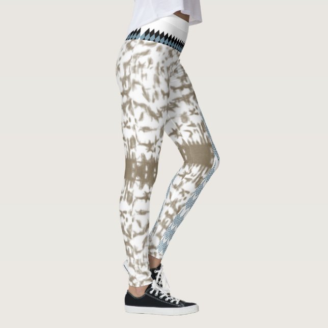 Legging uma foto em preto e branco de um padrão (Direita)