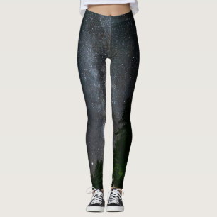 Legging Via Látea acima da floresta