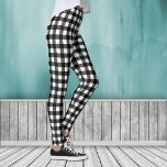 Legging Xadrez de Búfalo Branco Negro<br><div class="desc">Aqui estão as leggings que você precisa vestir no seu armário de outono e inverno! Eles apresentam um bom padrão de xadrez de búfalo preto e branco que vai combinar com tanto. Na verdade, eles combinam perfeitamente com camisas e outras roupas na nossa loja... olha para eles!</div>