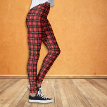 Legging Xadrez Dourada de Buffalo Vermelho Negro<br><div class="desc">Estas leggings padronizadas são uma boa variação no tema popular da xadrez de búfalos. O padrão de xadrez usa vermelho e preto, e o embeleza com uma faixa de ouro e uma camada de pontos. Ela se encaixa bem com a camisa do Folheto de Xadrez Negra Vermelha na nossa loja....</div>