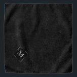 Lenço Onyx Black Velvet | Monograma de Grunge Chalkboard<br><div class="desc">Paleta de humor dramática com fundo de veludo esmagado, de inspiração gótica escura e rica, da coleção "Moody Jewel Tones". Este design apresenta uma textura de cor d'água de veludo inspirada em tons de joia profundos. A aparição metálica falsa dá-lhe uma sofisticação limpa e um aspecto personalizado. O moderno gradiente...</div>