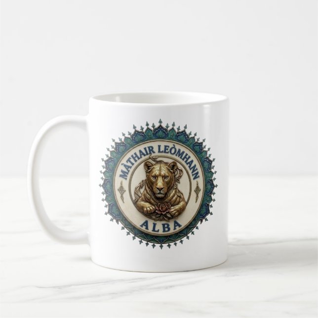 Leoa Mãe. Caneca de Café da Escócia (Esquerda)