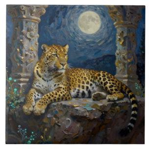 Leopardo Majestoso na Saliência do Penhasco