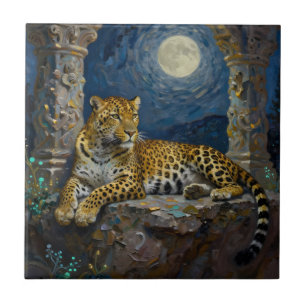 Leopardo Majestoso na Saliência do Penhasco