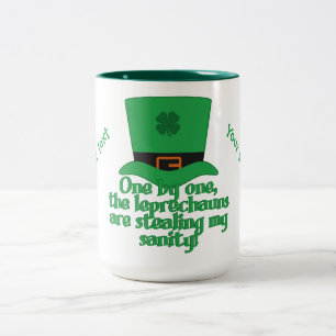 Leprechauns roubando canecas personalizadas do San