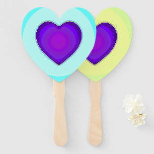 Leque Cores de pastel e corações roxos batendo