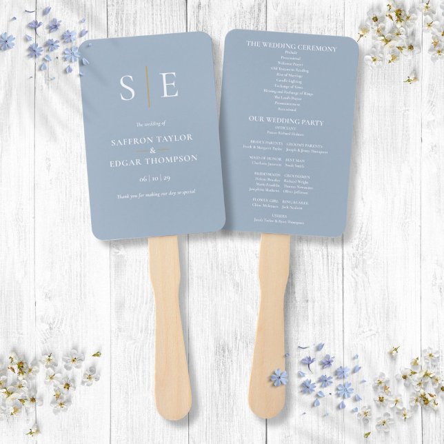 Leque Programa de Casamento com Monograma em Azul Poeira (Dusty Blue And Gold Monogram Wedding Program Hand Fan)