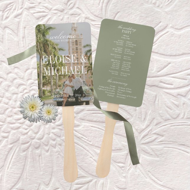 Leque Programa de Cerimônia de Casamento Moderno em Verd (Modern Sage Green Script Wedding Ceremony Program Hand Fan)
