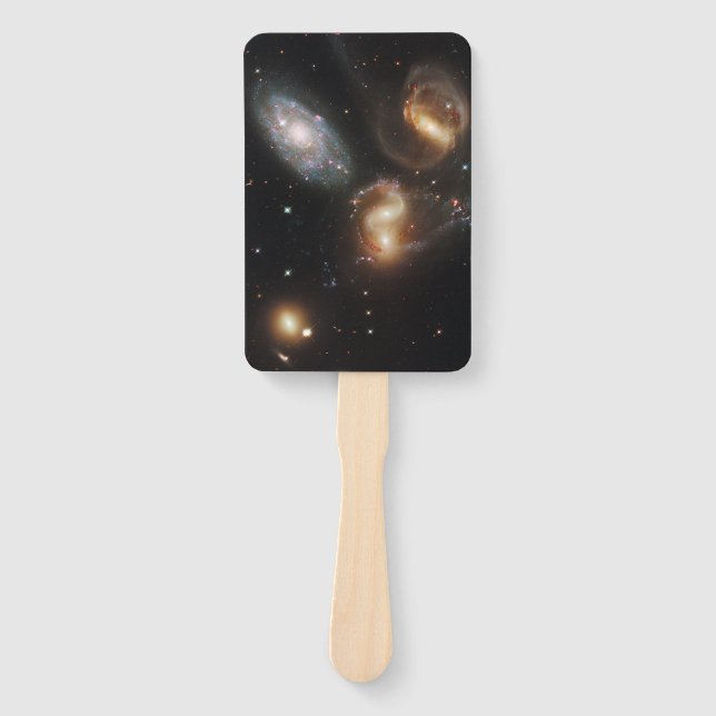 Leque Quinteto de Stephan: Uma Galáxia Galáctica Naufrag (Frente)