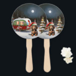 Leque Winter Dachshund Caravan Christmas Adventure<br><div class="desc">Adotar a magia de uma noite de inverno nevada enquanto uma caravana desliza graciosamente através da paisagem iluminada pela lua. A beleza serena da neve escutadora e o brilho encantador da lua criam uma cena cativante,  prometendo uma aventura inesquecível de Natal cheia de calor,  alegria e memórias queridas.</div>