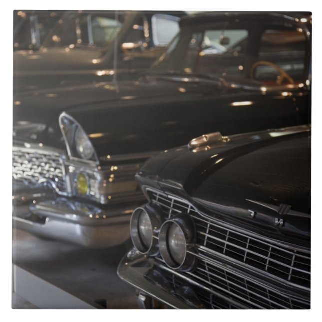 Letônia, Riga, Riga Motor Museum, carros da (Frente)