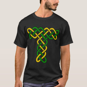 Letra T de Knotwork do céltico - camisa preta