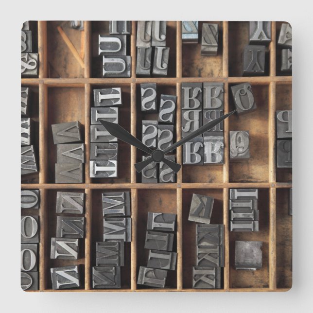 letterpress lead type em um relógio de caixa (Frente)