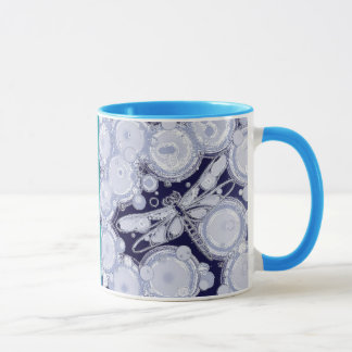 Libélula na caneca do céu