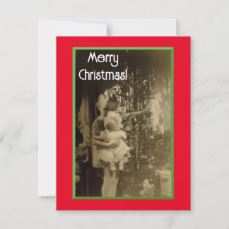 Lil Girl Com Novo Cartão De Natal De Boneca