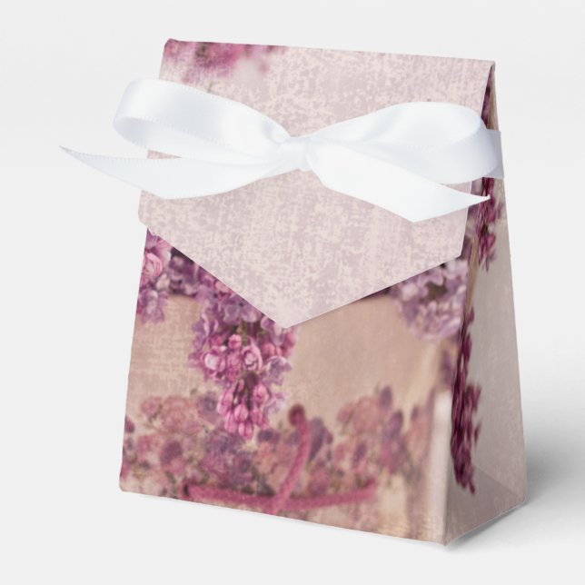 Lilacs Em Uma Caixa De Chapéu Vitoriano (Frente)