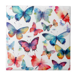 Lindo Padrão de Borboleta Arco-íris em Aquarela