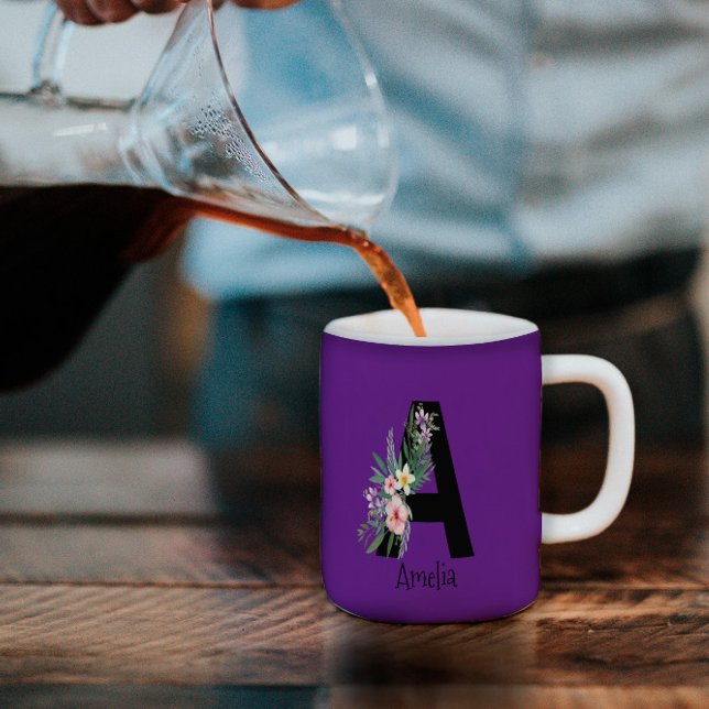 Lingueira de flor de aquarela caneca de café roxa (Criador carregado)
