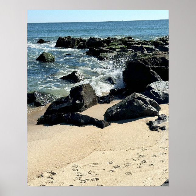 Linha costeira com Poster de rochas e ondas (Frente)