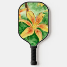 Lírios amarelos no jardim