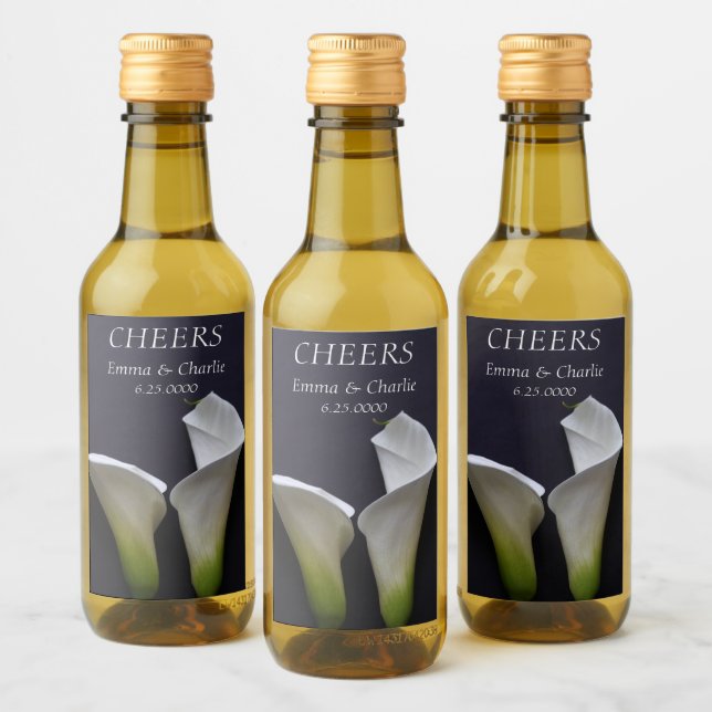 Lírios brancos da calla no casamento negro (Garrafas)