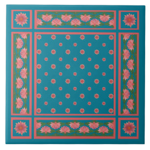 Lírios de água cor-de-rosa no azulejo azul