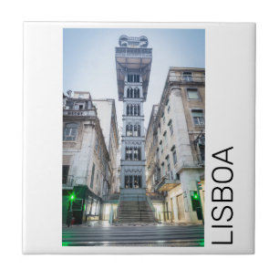 Lisboa em Portugal com Elevador Retro Souvenir
