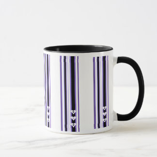Listra a caneca do roxo dos corações de n