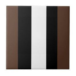 Listras castanhas, pretas e brancas