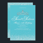 Lítio Aqua Adorável, 16 Convites Doce<br><div class="desc">Doce Aqua, Doce 16 Convites. Projetado com brilhos, brilho de Aqua e uma coroa cintilante prateada para um doce glamouroso dezesseis anos. Feita para ser especial para adolescentes, este convite de 16 anos de Aqua Sparkle será uma apresentação fabulosa para o seu dia especial. Estão disponíveis mais dezesseis fontes de...</div>