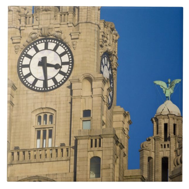 Liver Building, Liverpool, Merseyside, Inglaterra (Frente)