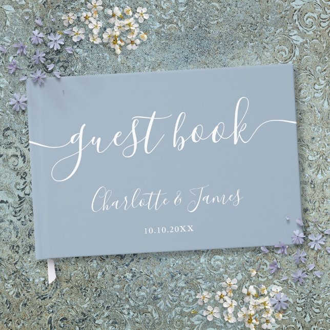 Livro De Visitas Casamento com Rótulo de Letra de Assinatura Azul E (Dusty Blue Signature Script Wedding Guest Book)