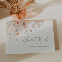 Chá de Bebê Romântico com Tons de Pêssego e Flores
