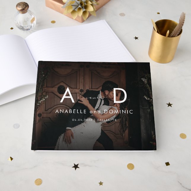 Livro De Visitas Foto Escura e Monograma Casamento Preto Elegante (Frente aberta)