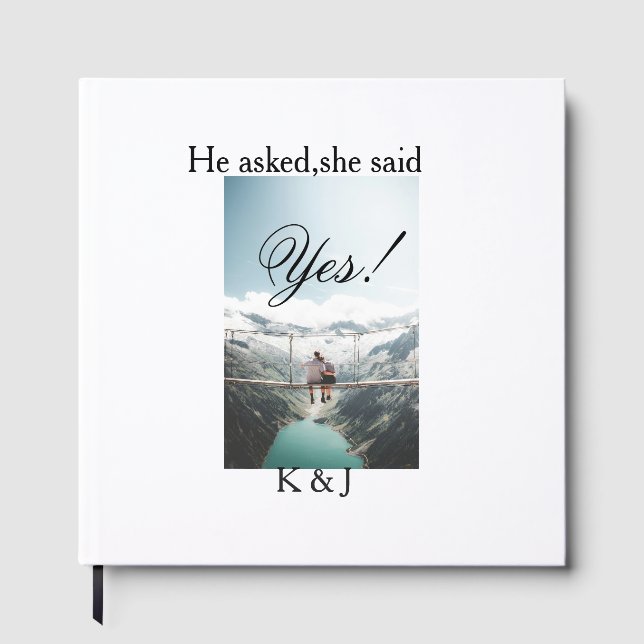 Livro De Visitas He asked she said yes engagement photo name stylis (Frente)
