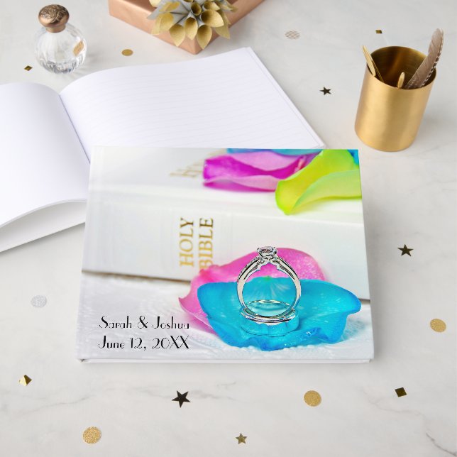 Livro De Visitas Rings On Rainbow Rose Petal with Bible (Frente aberta)